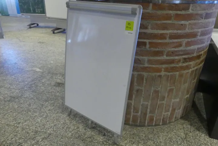 Flipchart/Whiteboard-Tafel Maße in cm ca. 75 x 120